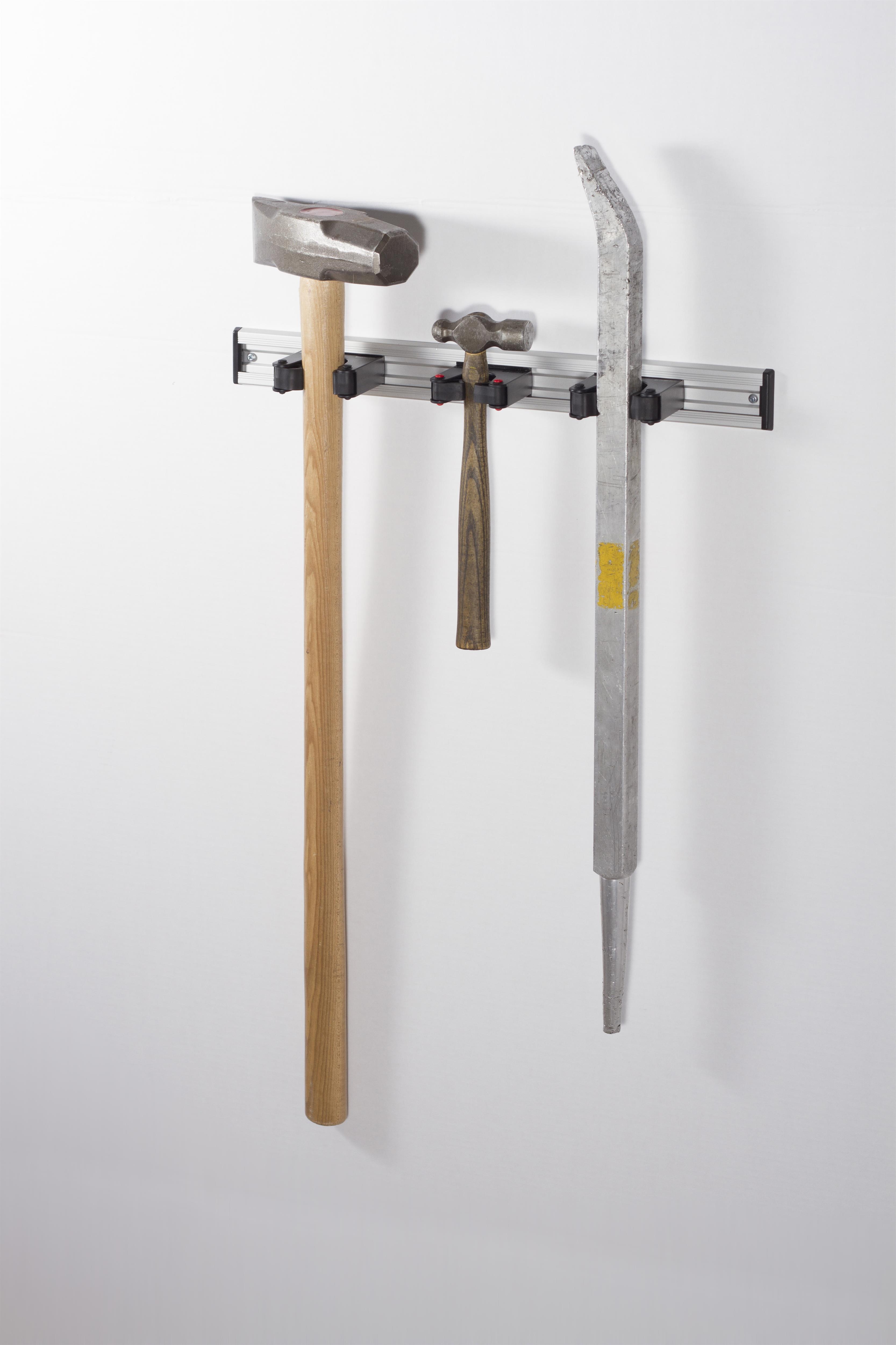 Toolflex Alu-Schiene 50 cm mit schwarzen Endstücken, bestückt mit 3 schwarzen Haltern (2 x 20-30 mm, 1 x 30-40 mm)