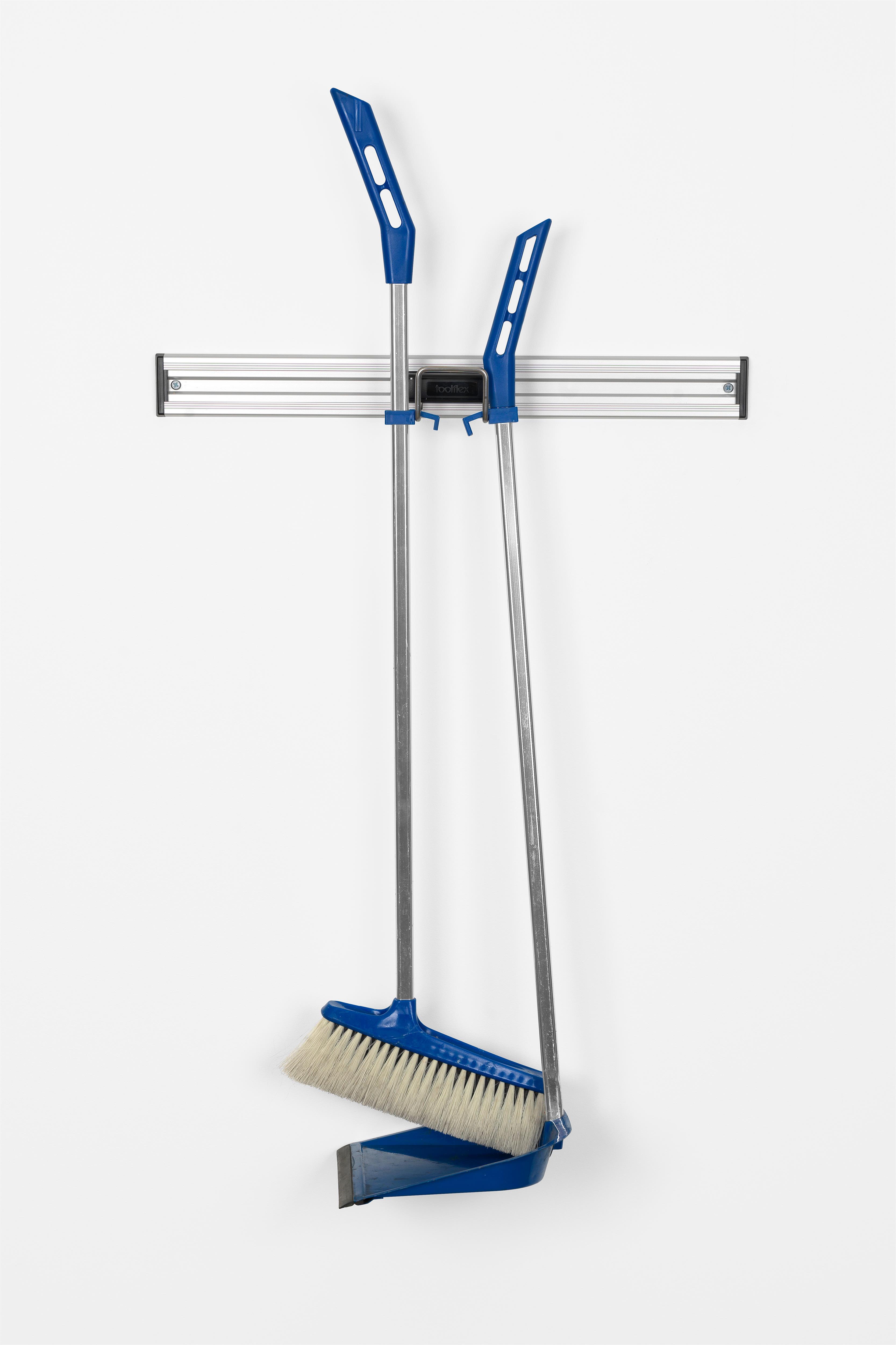 Toolflex Alu-Schiene 90 cm mit weißen Endstücken, bestückt mit 6 weißen Halterungen 25-35 mm